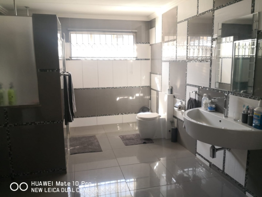 4 Bedroom Property for Sale in Vaalpark Free State